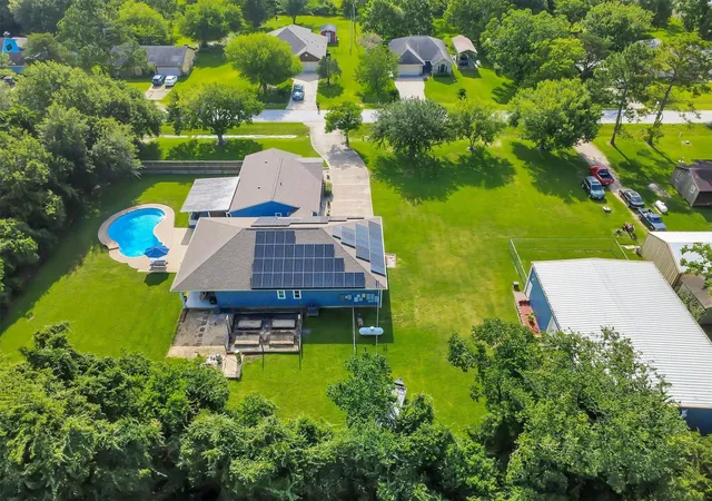 Photo 4 of Single family home for sale at 3632 W Meadow Ln, Dickinson, TX 77539 | MLS# 95883989 | Listing updated on 2026-08-28