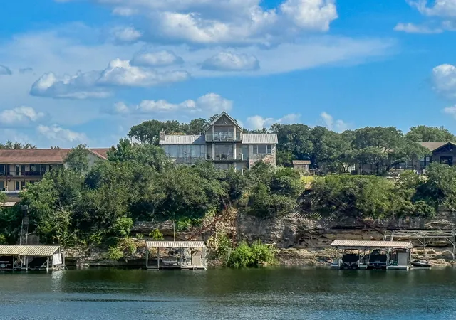 Homes for sale in Marble Falls, TX | 4846 Travis Oaks Dr, Marble Falls, TX 78654 | MLS# 2541295