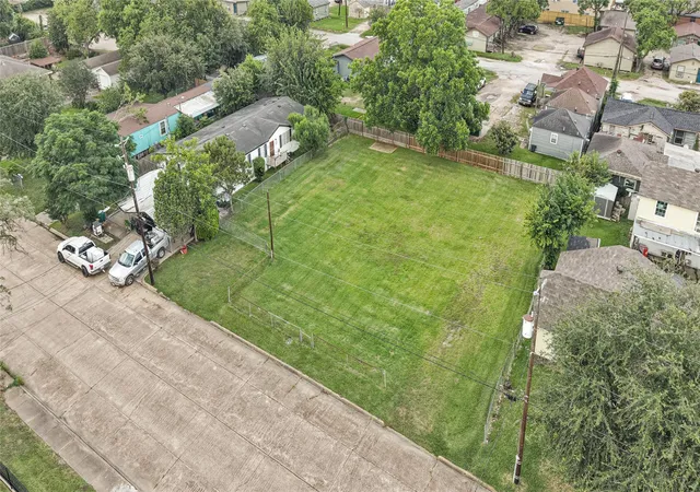 2nd image of 108 N Randall St, Pasadena, TX 77506 | MLS# 13989623