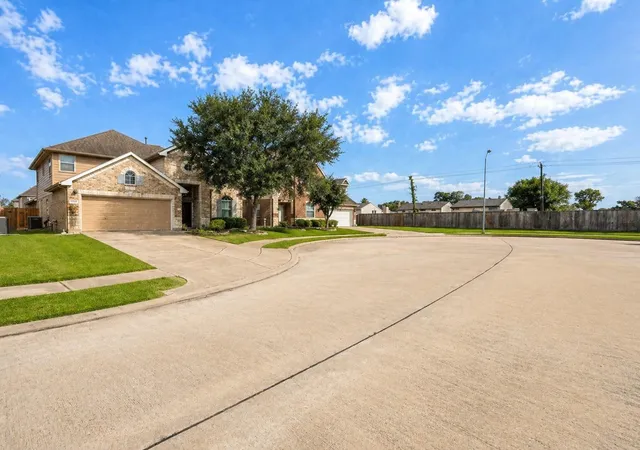 Photo 3 of Single family home for sale at 8806 Inglebrook Ln, Houston, TX 77083 | MLS# 65525089 | Listing updated on 2026-07-17