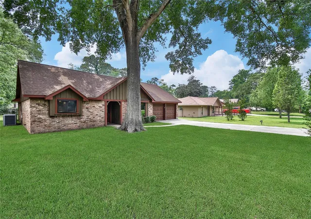 3rd image of 1626 Hamblen Rd, Kingwood, TX 77339 | MLS# 56921358