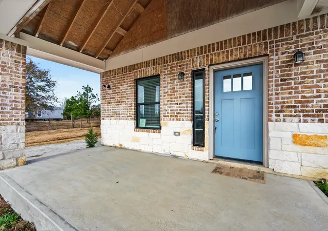 Photo 3 of Single family home for sale at 1833 County Rd 3556, Cleveland, TX 77327 | MLS# 11931260 | Listing updated on 2026-02-12