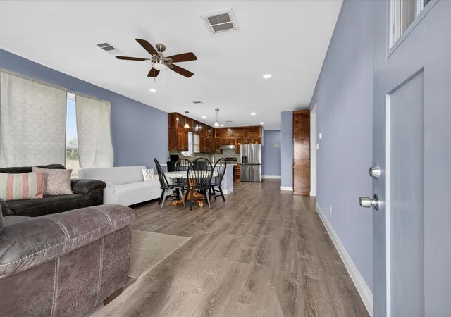 Photo 4 of Single family home for sale at 1833 County Rd 3556, Cleveland, TX 77327 | MLS# 11931260 | Listing updated on 2026-02-12