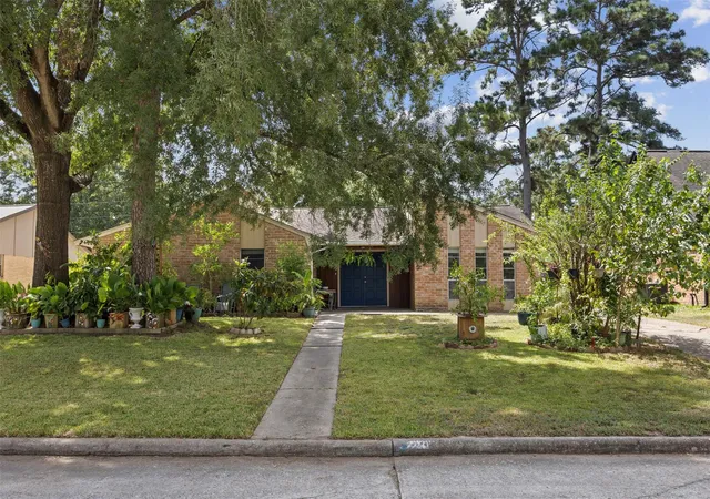 Photo 2 of Single family home for sale at 2610 Rolling Glen Dr, Spring, TX 77373 | MLS# 62674157 | Listing updated on 2026-08-07
