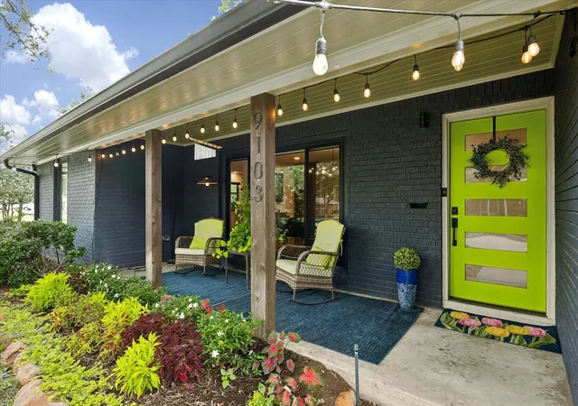 Photo 3 of Sale Pending at 9103 Timberside Dr, Houston, TX 77025 | MLS# 20761023 | Listing updated on 2026-09-05