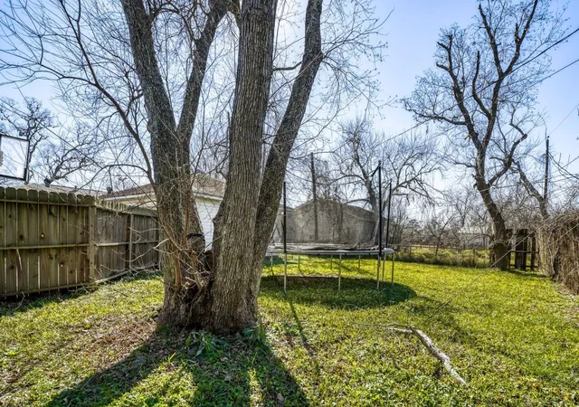 22nd image of 315 Acacia St, Lake Jackson, TX 77566 | MLS# 20286392