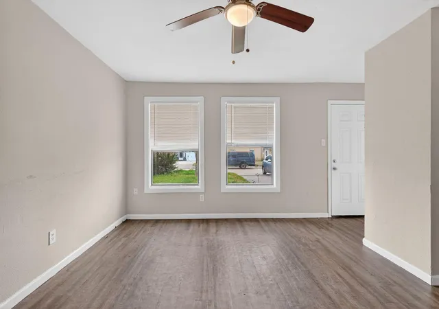 4th image of 315 Acacia St, Lake Jackson, TX 77566 | MLS# 20286392