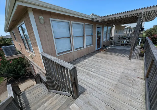Photo 4 of Single family home for sale at 16716 Fletcher Christian Rd, Jamaica Beach, TX 77554 | MLS# 61736640 | Listing updated on 2026-09-28