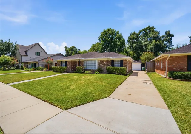 2nd image of 3731 Latma Dr, Houston, TX 77025 | MLS# 79897798