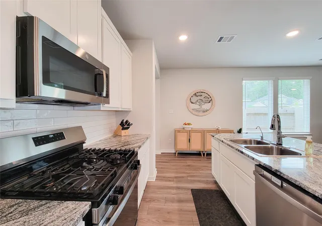Photo 2 of Single family home for sale at 2818 Bluebonnet Ridge Dr, Conroe, TX 77304 | MLS# 92004213 | Listing updated on 2026-08-10