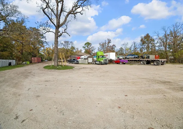 5th image of 9114 1/2 N Green River Dr, Houston, TX 77078 | MLS# 30651585