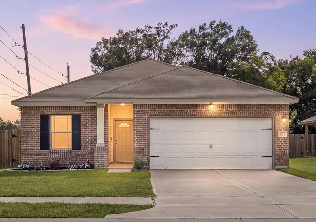 1st image of 601 Burkett St, Dayton, TX 77535 | MLS# 14360585