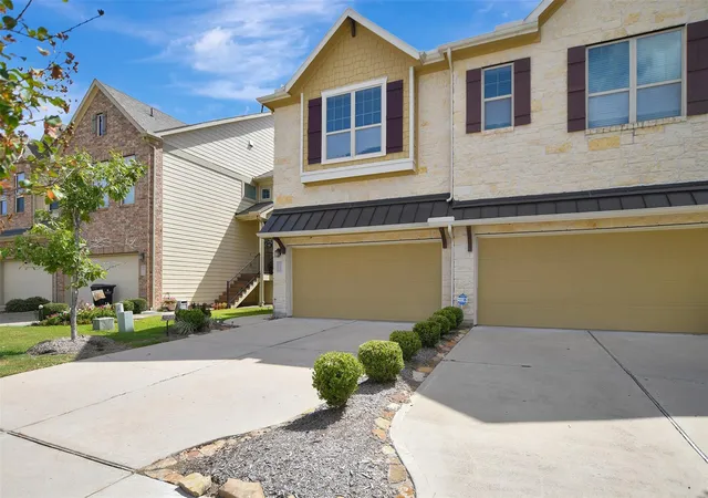 Photo 3 of Single family home for sale at 12210 La Strada St, Richmond, TX 77406 | MLS# 80725935 | Listing updated on 2026-09-17