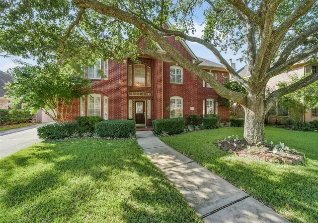 Homes for sale in Pearland, TX | 3710 Pine Tree Dr, Pearland, TX 77581 | MLS# 30136744