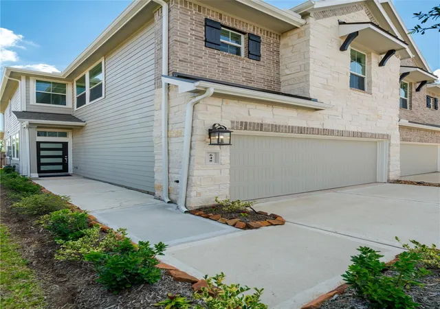 Homes for sale in Montgomery, TX | 648 Silver Pear Ct, Montgomery, TX 77316 | MLS# 42632312