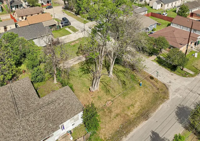 Photo 2 of Land for sale at 4510 Salina St, Houston, TX 77026 | MLS# 77032221 | Listing updated on 2026-04-10