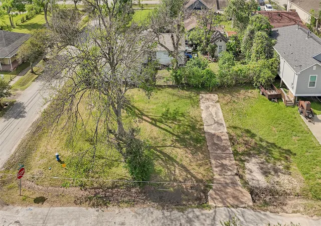 Photo 3 of Land for sale at 4510 Salina St, Houston, TX 77026 | MLS# 77032221 | Listing updated on 2026-04-10