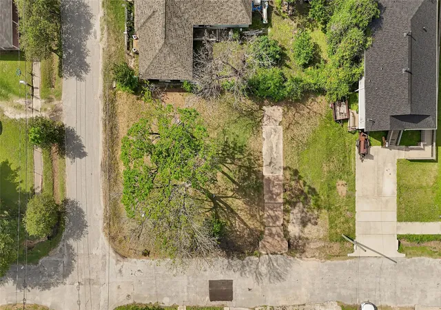 Photo 4 of Land for sale at 4510 Salina St, Houston, TX 77026 | MLS# 77032221 | Listing updated on 2026-04-10