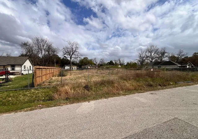 1st image of 0 Los Angeles St, Houston, TX 77026 | MLS# 7896850