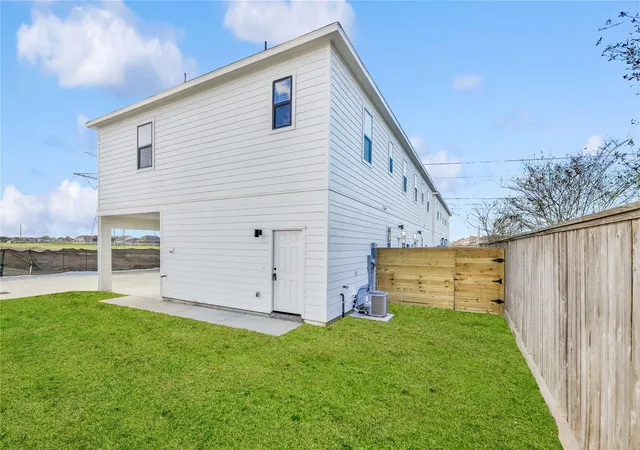 4th image of 4607 Indie Hts Ln, Houston, TX 77018