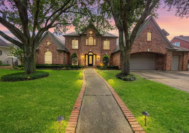 Photo 1 of Single family home for sale at 3815 Loch Glen Ct, Houston, TX 77059 | MLS# 36363382 | Listing updated on 2026-09-18