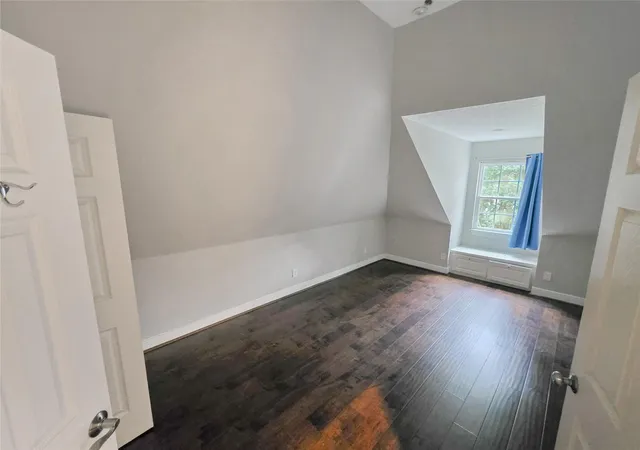 Photo 4 of Single family home for sale at 3815 Loch Glen Ct, Houston, TX 77059 | MLS# 36363382 | Listing updated on 2026-09-18