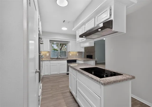 Photo 4 of Sale Pending at 2747 Colony Dr, Sugar Land, TX 77479 | MLS# 12142722 | Listing updated on 2026-09-25