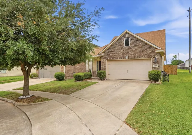 2nd image of 13102 Royal Bell Ct, Houston, TX 77047 | MLS# 12125290