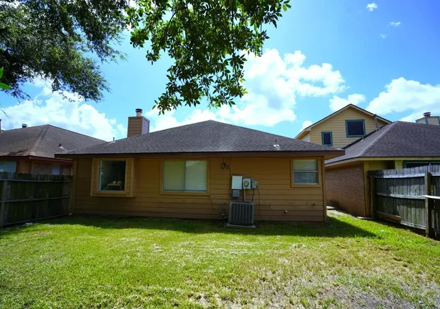 33rd image of 106 Coffee Ln, Lake Jackson, TX 77566 | MLS# 51071732