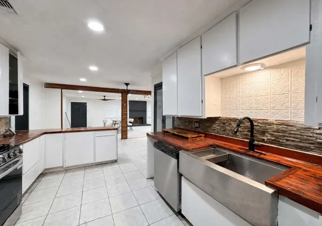 Photo 3 of Single family home for sale at 435 County Rd 3310, Cleveland, TX 77327 | MLS# 65853294 | Listing updated on 2026-08-07