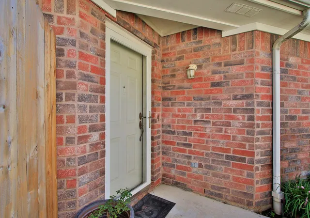 5th image of 422 Cherry Laurel Dr, Tomball, TX 77375 | MLS# 77297189