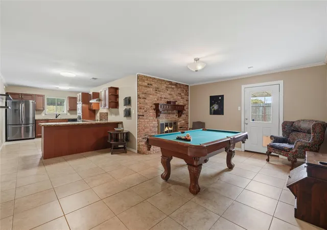 Photo 2 of Sale Pending at 9546 Meadowvale Dr, Houston, TX 77063 | MLS# 93510958 | Listing updated on 2026-09-20