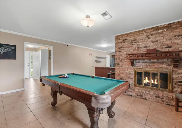 Photo 3 of Sale Pending at 9546 Meadowvale Dr, Houston, TX 77063 | MLS# 93510958 | Listing updated on 2026-09-20