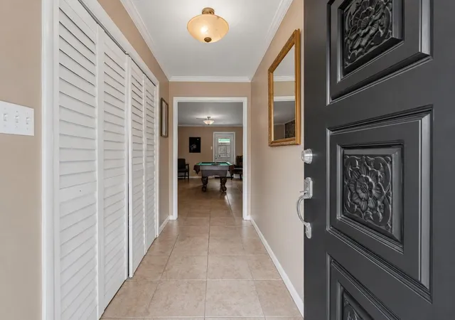 Photo 4 of Sale Pending at 9546 Meadowvale Dr, Houston, TX 77063 | MLS# 93510958 | Listing updated on 2026-09-20