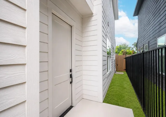 2nd image of 4605 Terry St, Houston, TX 77009 | MLS# 37131015