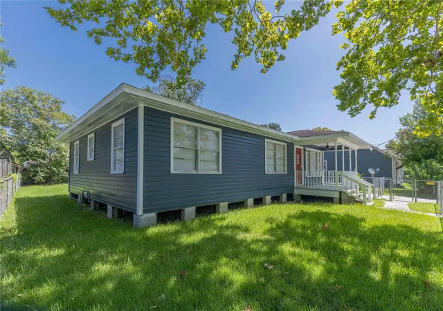 Photo 3 of Single family home for sale at 515 2nd Street, Humble, TX 77338 | MLS# 87670486 | Listing updated on 2026-09-15