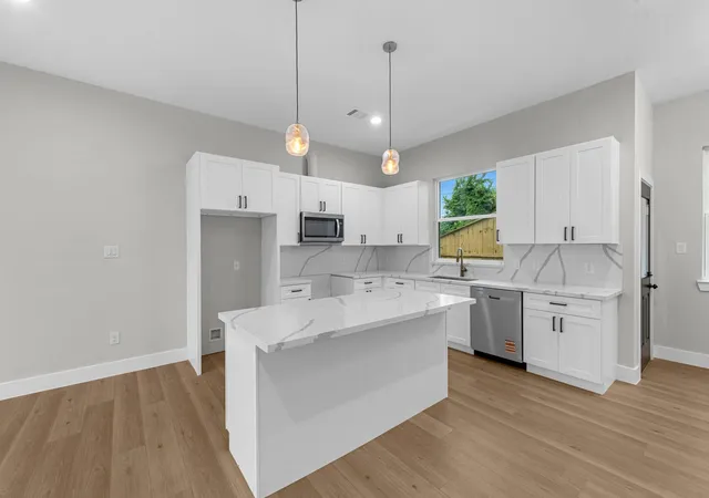 Photo 2 of Single family home for sale at 2348 Delafield St, Houston, TX 77023 | MLS# 39533837 | Listing updated on 2026-07-31