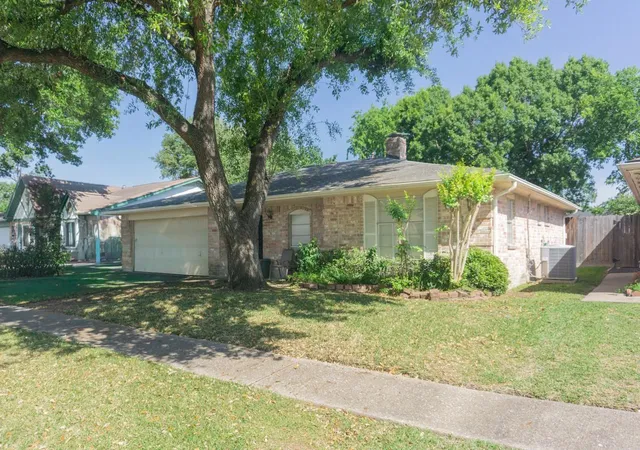 2nd image of 13826 Southline Rd, Sugar Land, TX 77498 | MLS# 84717543