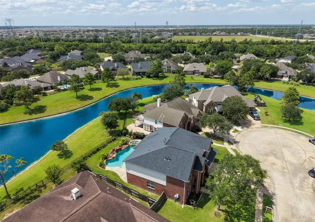 Photo 2 of Sale Pending at 1125 Shady Knoll, League City, TX 77573 | MLS# 8438688 | Listing updated on 2026-09-12