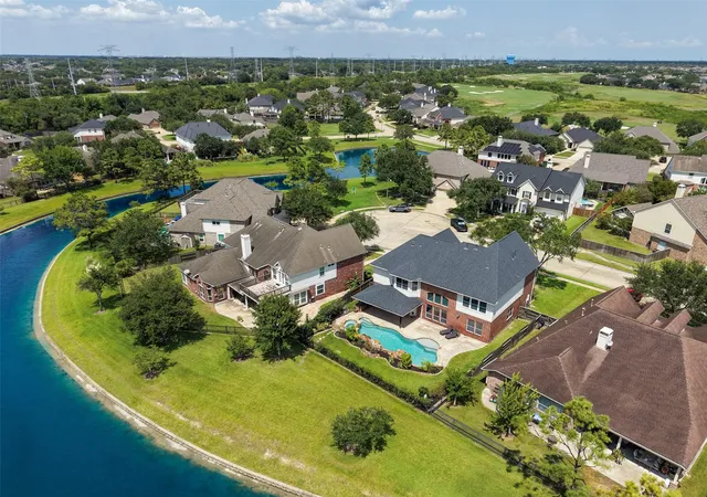 Photo 3 of Sale Pending at 1125 Shady Knoll, League City, TX 77573 | MLS# 8438688 | Listing updated on 2026-09-12