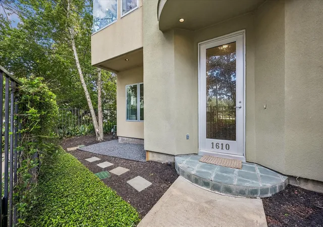 Townhouse for sale at 1610 Calumet St, Houston, TX 77004 | MLS# 91514507