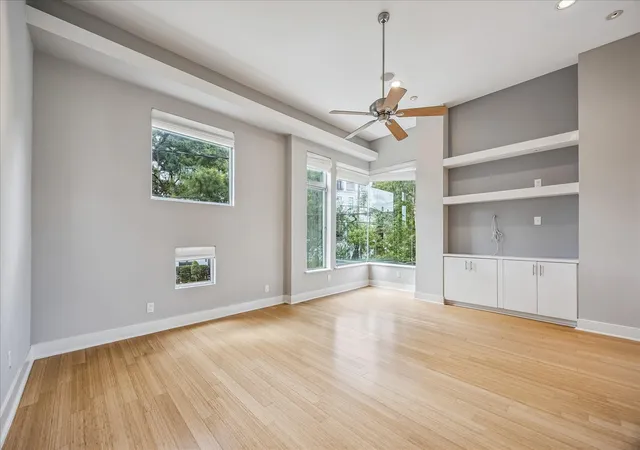 Photo 3 of Townhouse for sale at 1610 Calumet St, Houston, TX 77004 | MLS# 91514507 | Listing updated on 2026-09-27