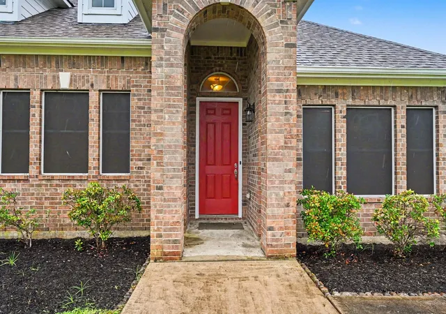 Photo 2 of Single family home for sale at 7730 Pebble Hl Ln, Rosharon, TX 77583 | MLS# 90343293 | Listing updated on 2026-09-03