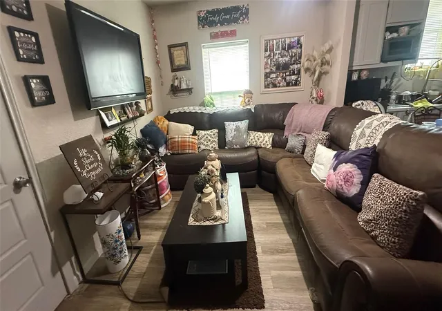Photo 4 of Single family home for sale at 7019 Finn St, Houston, TX 77022 | MLS# 42868626 | Listing updated on 2026-08-19
