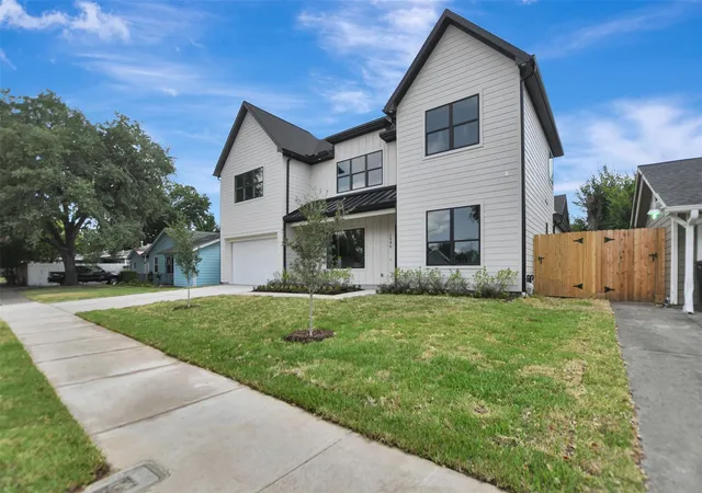 Photo 2 of Single family home for sale at 1946 Pech Rd, Houston, TX 77055 | MLS# 46639613 | Listing updated on 2026-09-01