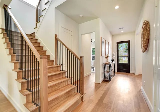 Photo 4 of Single family home for sale at 1946 Pech Rd, Houston, TX 77055 | MLS# 46639613 | Listing updated on 2026-09-01