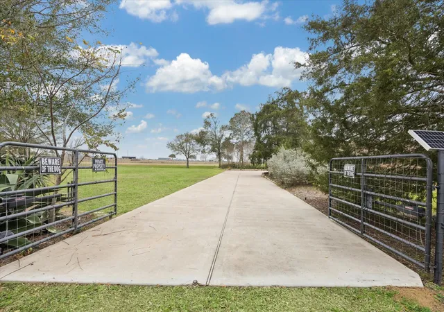Photo 2 of Single family home for sale at 479 Fm 331 Rd, Sealy, TX 77474 | MLS# 50355065 | Listing updated on 2026-02-23