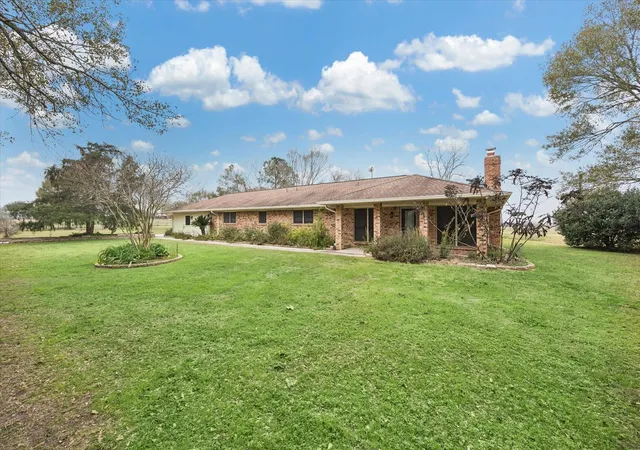 Photo 3 of Single family home for sale at 479 Fm 331 Rd, Sealy, TX 77474 | MLS# 50355065 | Listing updated on 2026-02-23