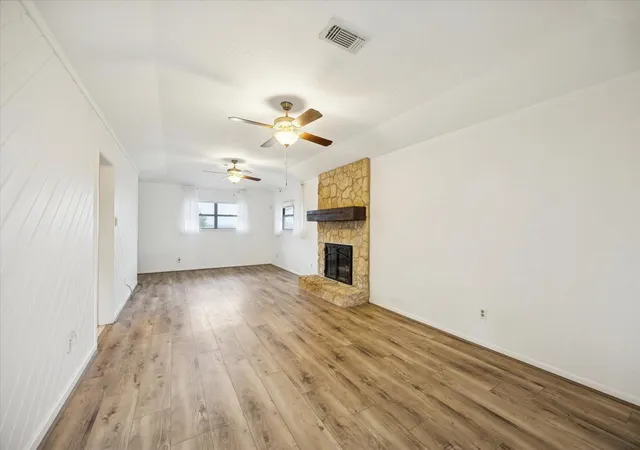 Photo 4 of Single family home for sale at 479 Fm 331 Rd, Sealy, TX 77474 | MLS# 50355065 | Listing updated on 2026-02-23