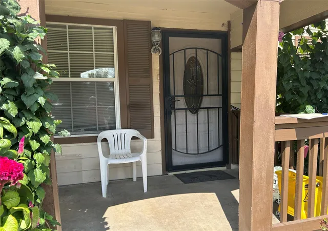 2nd image of 6641 Avenue K, Houston, TX 77011 | MLS# 63328082